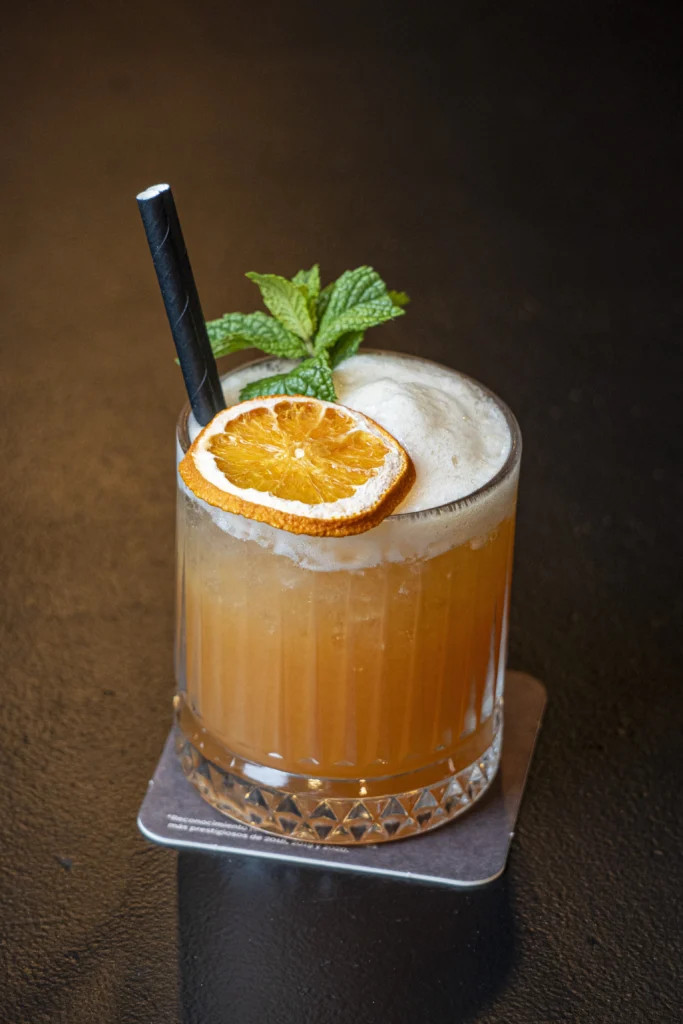 La esencia de la coctelería en Tarumba, gastrobar en Coslada.